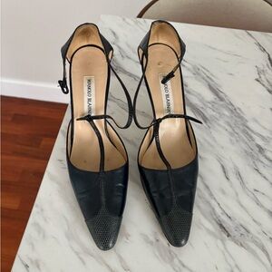 Manolo Blahnik Black Heels with Pointed Toe and Slingback